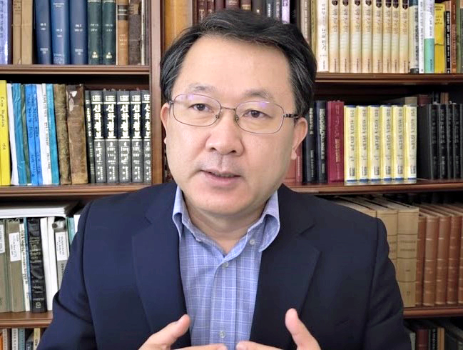 This image has an empty alt attribute; its file name is sdoak25.jpg